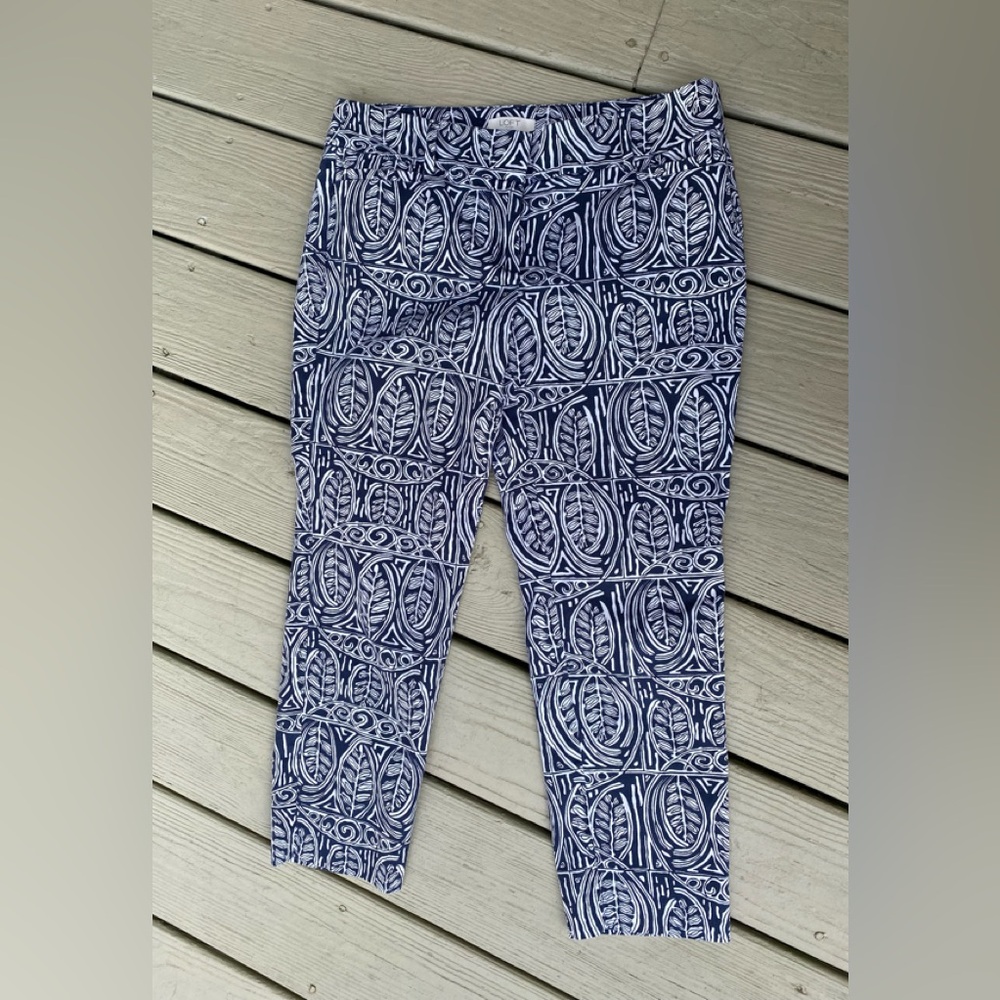 LOFT - Woman’s navy & white patterned original ankle pants, Size: 4P